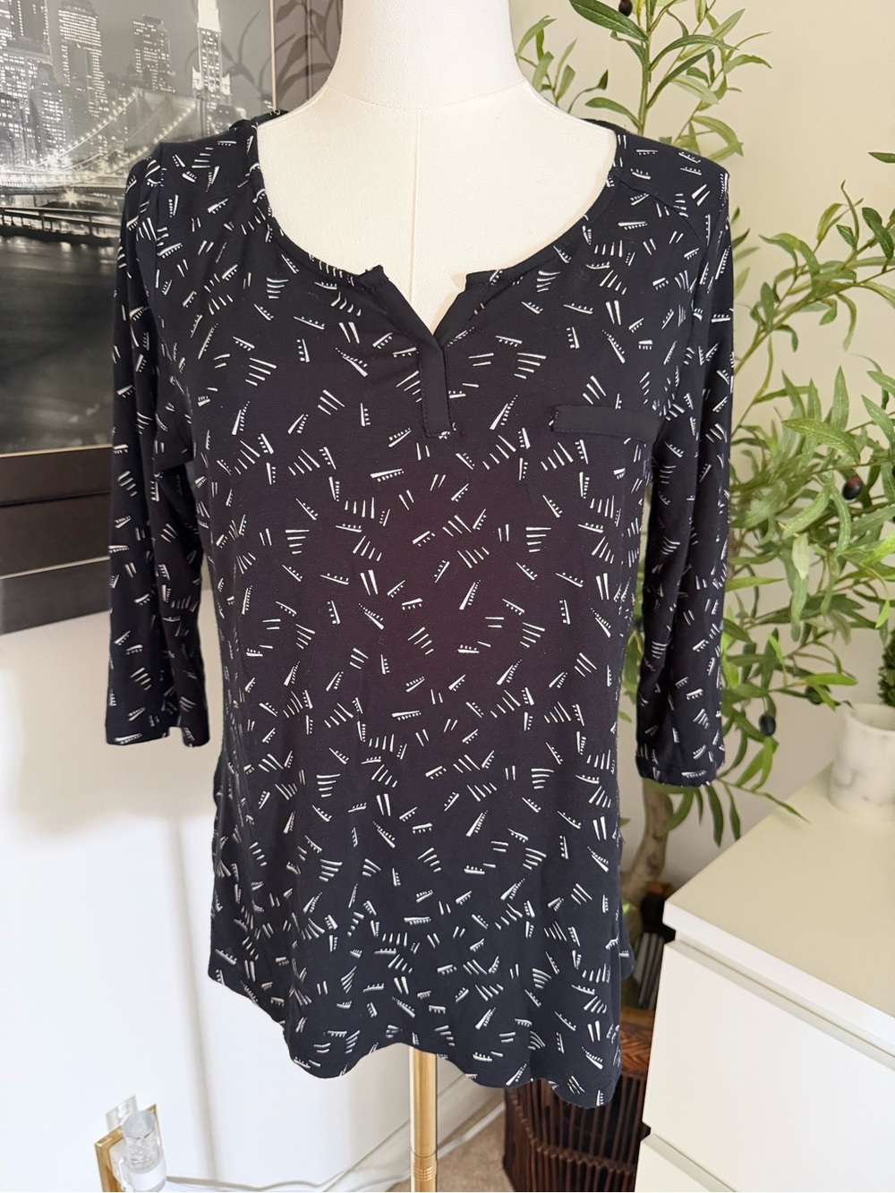 Reitmans Petites Black & White Printed 3/4 Sleeve Top Size M